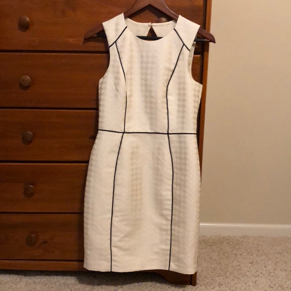 H&M Sleeveless Lined Sheath Dress Cut Out Back